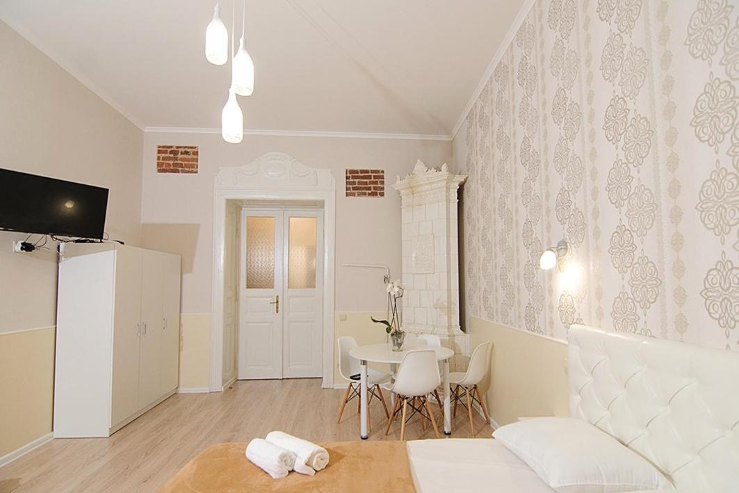 Luxury Apartment Near Rynok Square Lviv Luaran gambar