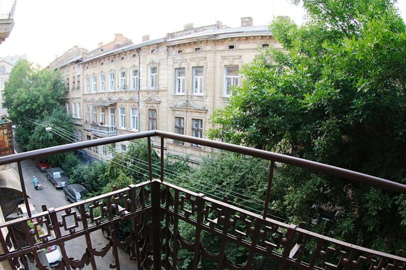 Luxury Apartment Near Rynok Square Lviv Luaran gambar